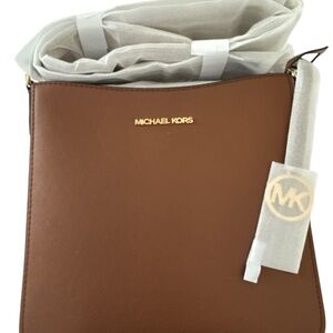 NWT - Michael Kors Jet Set Travel Small Messenger Bag